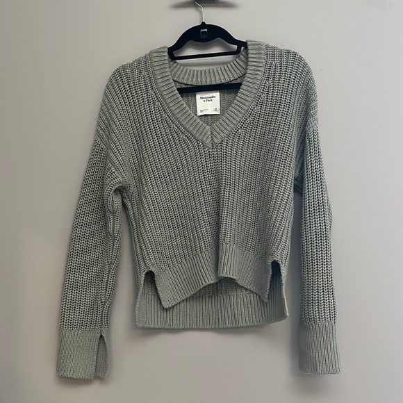 Abercrombie Knit Sweater - Picture 1 of 4